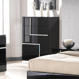 J&M Furniture Lucca 4 Piece Platform Bedroom Set in Black Lacquer