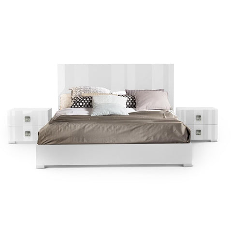 J&M Furniture Mika Platform Bed in White
