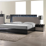 J&M Furniture Roma 3 Piece Platform Bedroom Set in Black & Grey Lacquer