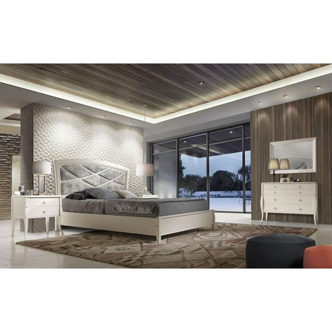 J&M Furniture Valeria Platform Bed in Natural Oak Veneer