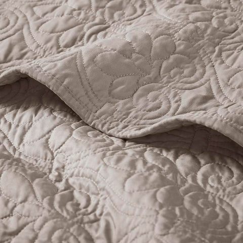 Madison Park Quebec Oversized Quilted Throw 60x70"